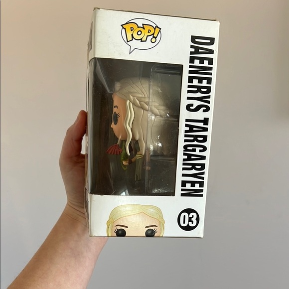 Game of Thrones Daenerys Targaryen Funko Pop - Picture 2 of 6